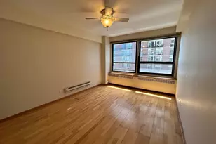 4180 N Marine Dr, Chicago, IL 60613 - Photo 4