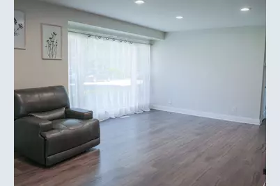 2301 Sweetbriar Street, Crest Hill, IL 60403 - Photo 4