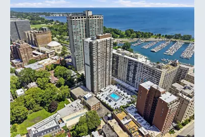 525 W Hawthorne Place #608, Chicago, IL 60657 - Photo 1