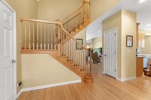 29W511 Cerny Cir, Warrenville, IL 60555 - Photo 2
