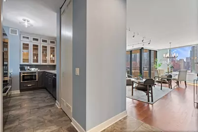 501 N Clinton Street #1304, Chicago, IL 60654 - Photo 4