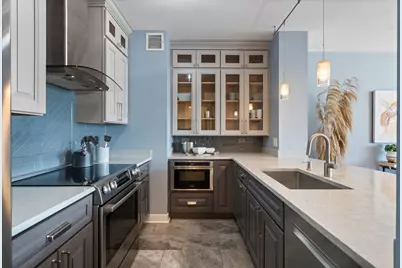 501 N Clinton Street #1304, Chicago, IL 60654 - Photo 12