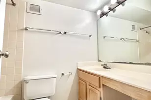 200 N Dearborn St, Chicago, IL 60601 - Photo 10
