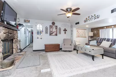1340 13th Street, Bloomington, IL 61704 - Photo 2