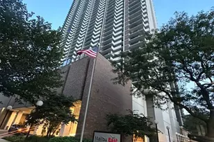 6033 N Sheridan Rd, Chicago, IL 60660 - Photo 1