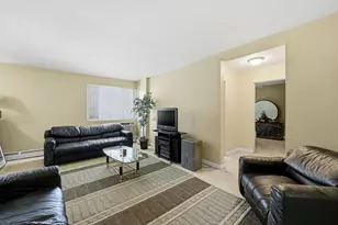 1609 Howard St, Evanston, IL 60202 - Photo 4