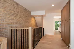 17 Cliffside Circle Dr, Willow Springs, IL 60480 - Photo 2