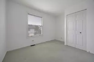 784 Leicester Rd, Elk Grove Village, IL 60007 - Photo 18