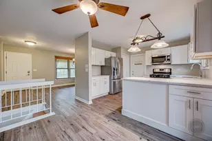 4 N Birchwood Dr, Naperville, IL 60540 - Photo 8