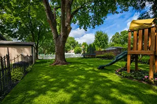 4 N Birchwood Dr, Naperville, IL 60540 - Photo 34