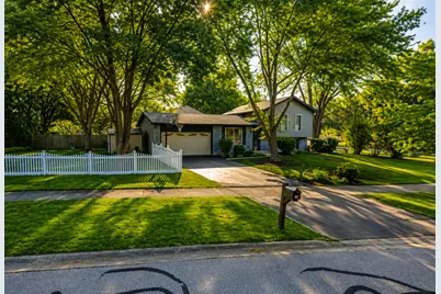 4 N Birchwood Drive, Naperville, IL 60540 - Photo 32
