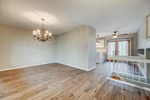 4 N Birchwood Dr, Naperville, IL 60540 - Photo 4