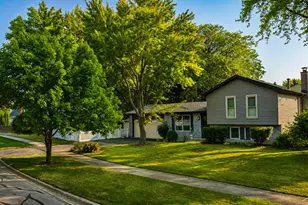 4 N Birchwood Dr, Naperville, IL 60540 - Photo 1