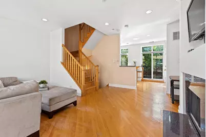 1350 W Byron Street #3, Chicago, IL 60613 - Photo 2