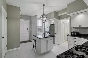 2202 N Clybourn Ave, Chicago, IL 60614 - Photo 12