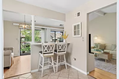 230 Windsor Lane #D, Willowbrook, IL 60527 - Photo 6