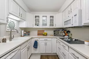 710 St Andrews Ln, Crystal Lake, IL 60014 - Photo 10