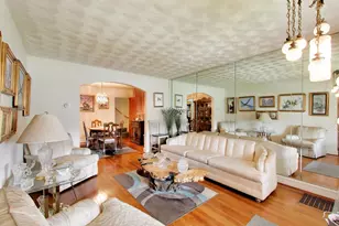 9537 S Indiana Ave, Chicago, IL 60649 - Photo 2