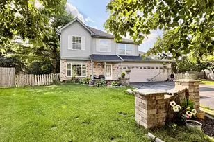 1178 Golden Oaks Pkwy, Aurora, IL 60506 - Photo 2