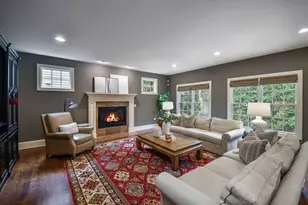 605 Thornwood Dr, Naperville, IL 60540 - Photo 6