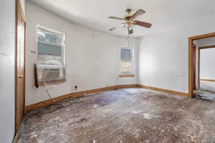 7927 S Ridgeland Ave, Chicago, IL 60617 - Photo 10