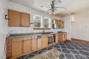 7927 S Ridgeland Ave, Chicago, IL 60617 - Photo 8