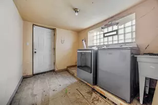 7927 S Ridgeland Ave, Chicago, IL 60617 - Photo 22