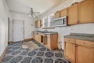 7927 S Ridgeland Ave, Chicago, IL 60617 - Photo 6