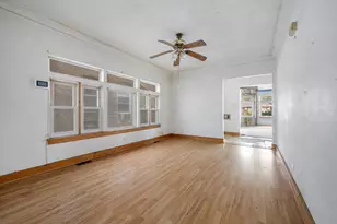 7927 S Ridgeland Ave, Chicago, IL 60617 - Photo 4