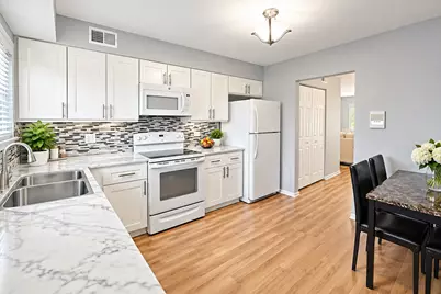 916 S Plum Grove Road #224, Palatine, IL 60067 - Photo 6