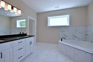 4859 W Hirsch St, Chicago, IL 60651 - Photo 36