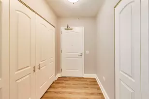 125 S Jefferson St, Chicago, IL 60661 - Photo 2