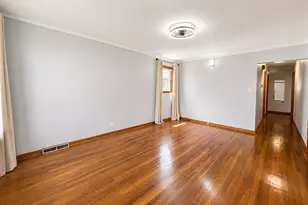 7760 Lavergne Ave, Burbank, IL 60459 - Photo 2