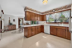 130 Ebbesen Dr, Dekalb, IL 60115 - Photo 14