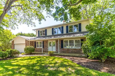 19665 W Hawthorne Boulevard, Mundelein, IL 60060 - Photo 2