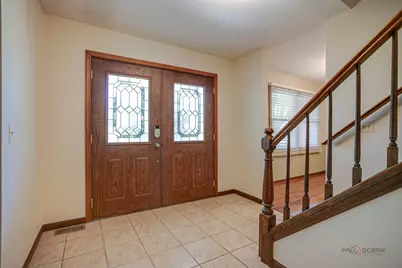 19665 W Hawthorne Boulevard, Mundelein, IL 60060 - Photo 4