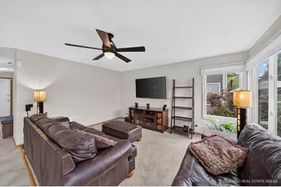1172 Hillcrest Lane, Woodridge, IL 60517 - Photo 12