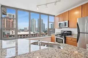 200 N Jefferson St, Chicago, IL 60661 - Photo 8