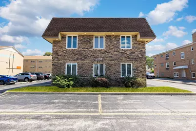 9757 S Kedzie Avenue, Evergreen Park, IL 60805 - Photo 1