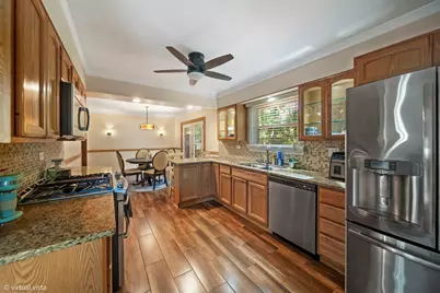 3884 Woodlawn Avenue, Gurnee, IL 60031 - Photo 2