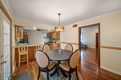 3884 Woodlawn Avenue, Gurnee, IL 60031 - Photo 10