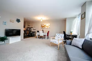 4250 N Marine Dr, Chicago, IL 60613 - Photo 6