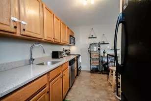4250 N Marine Dr, Chicago, IL 60613 - Photo 10