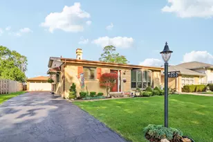 1058 Seymour Ave, Des Plaines, IL 60016 - Photo 2
