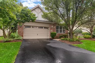 809 Colchester Dr, Oswego, IL 60543 - Photo 2