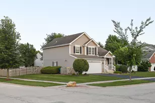 910 Carlyle Dr, New Lenox, IL 60451 - Photo 2