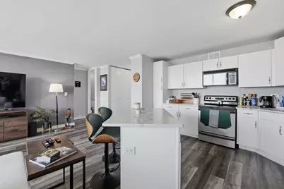 655 W Irving Park Road #3404, Chicago, IL 60613 - Photo 8