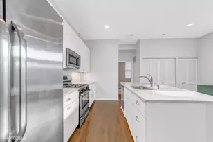 2251 W St Paul Ave, Chicago, IL 60647 - Photo 18