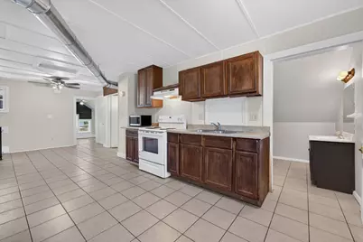 110 W 3rd Street, Belvidere, IL 61008 - Photo 8