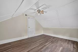 110 W 3rd St, Belvidere, IL 61008 - Photo 12
